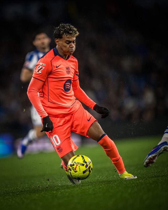 巴萨客场1-2皇家社会 西甲9连胜终结