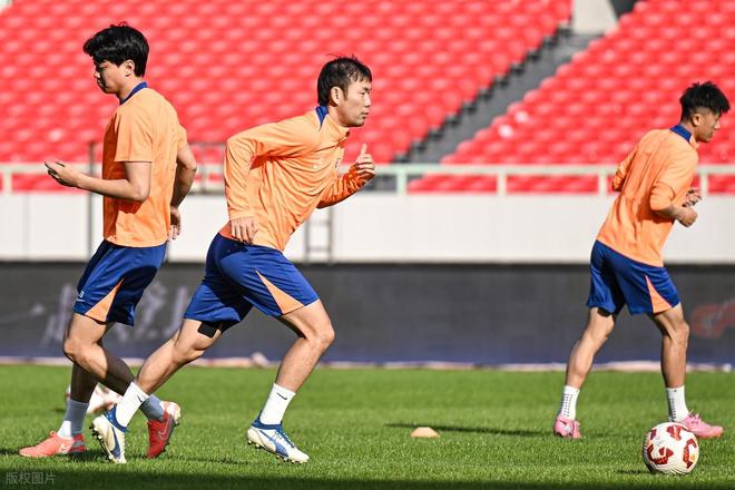 前切尔西巨星空降！31岁1米9中卫，大概率加盟泰山，前法国国脚