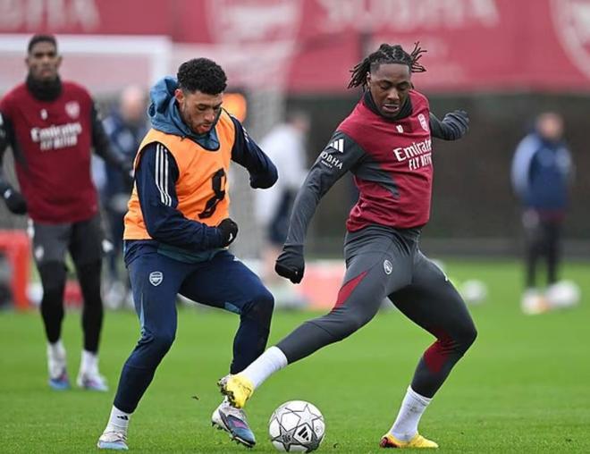 邮报：张伯伦在考教练证，阿尔特塔有意让他退役后加入教练组