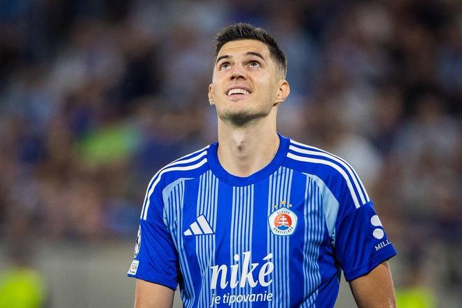 罗马诺：浙江队即将从布拉迪斯拉发免签托利奇