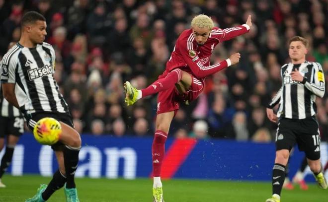 23岁的他成斯洛特走向复兴的保障：射术精湛能力全面，姆巴佩点赞