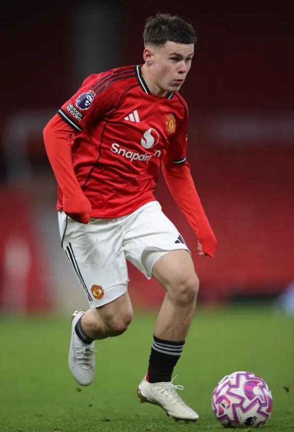 子承父业！鲁尼16岁长子凯获曼联青训合约 曼联“92班”有续章