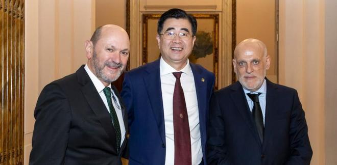 宋凯：中国人民热爱皇马和巴萨；教练们正在拉玛西亚参与合作