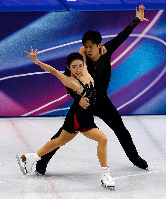 团体赛出现失误，隋文静哭着说“对不起”