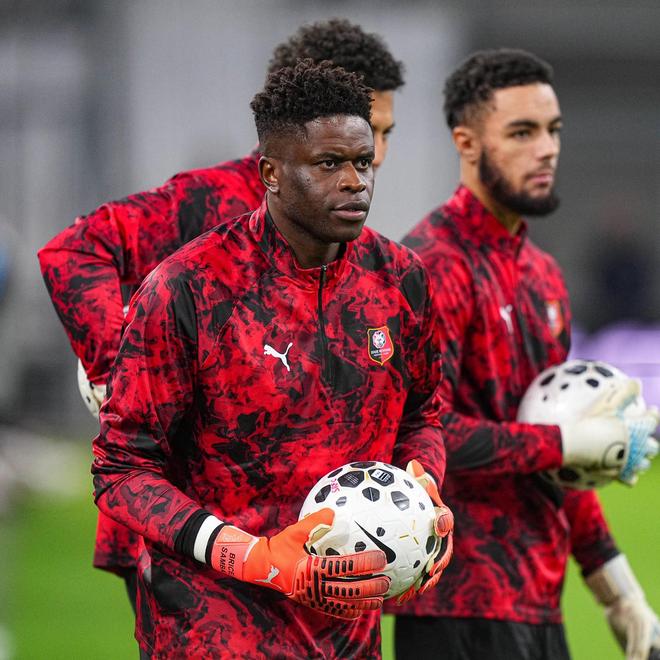 RMC：因在场上与主帅发生争执，雷恩门将桑巴被排除出本轮大名单