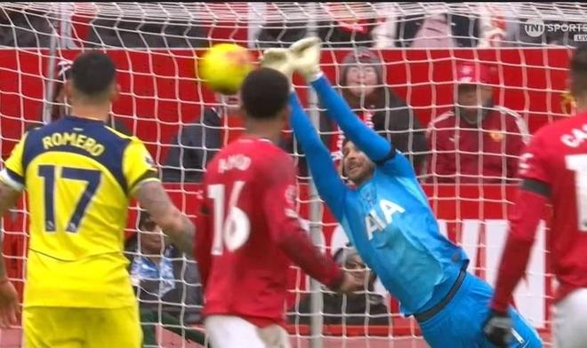 幸亏有你，面对曼联轰炸，维卡里奥全场做出8次扑救