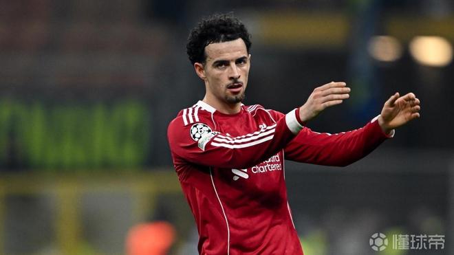 意媒：国米正在规划球队中场的未来建设，今夏将重新谈琼斯