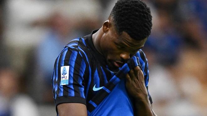 意媒：邓弗里斯今夏解约金2500万欧元，利物浦和马竞可能行动