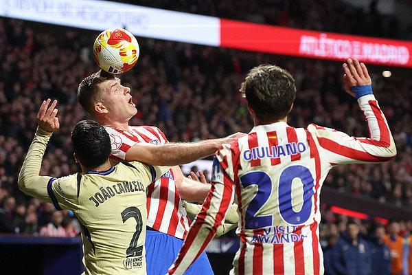 马竞4-0巴萨 埃里克乌龙+红牌