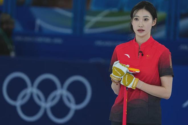 从排球少女到冰壶女神，她在米兰冬奥练出6块腹肌