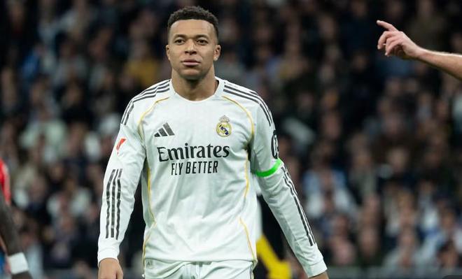 阿斯：为参加世界杯卡卡曾保守治疗但膝伤加重，姆巴佩要慎重