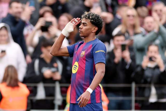 亚马尔帽子戏法 巴萨4-1黄潜甩皇马4分