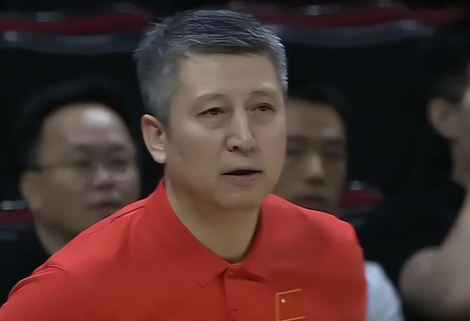 中国男篮半场落后中国台北1分！赵继伟2记三分，余嘉豪9分5篮板