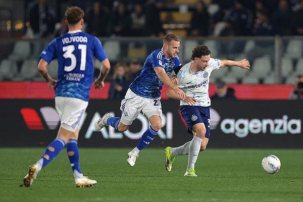 国米0-0闷平科莫 达米安中柱