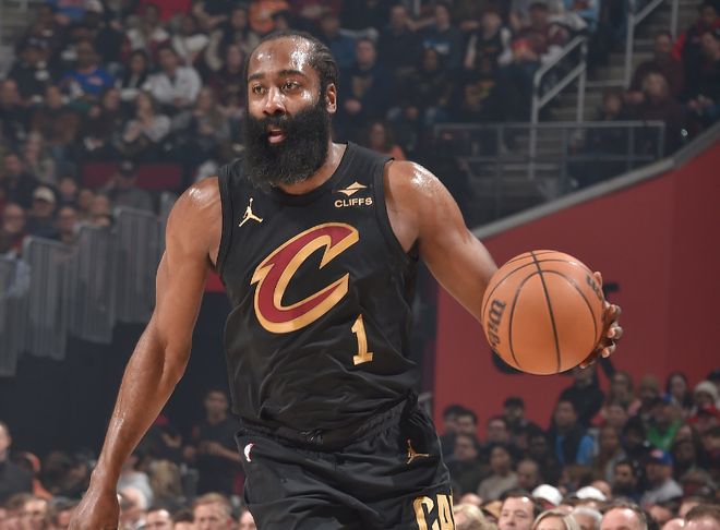 活塞惜败骑士丢联盟第一 哈登18+6+7坎宁安16中4