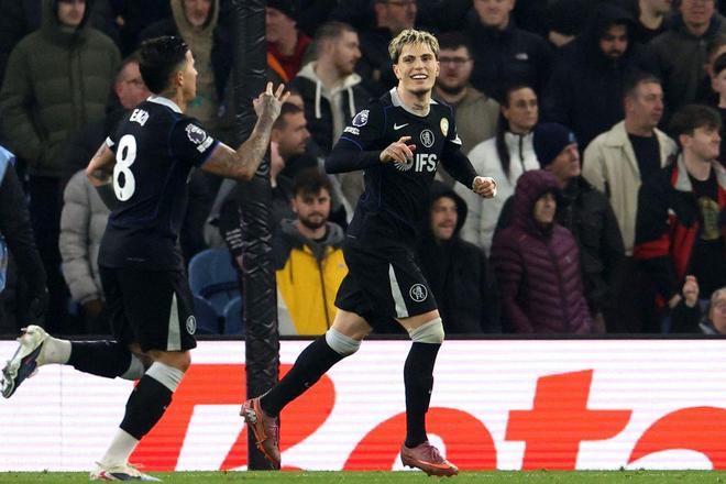 态度大变！加纳乔在切尔西彻底蜕变，主帅直言被他征服