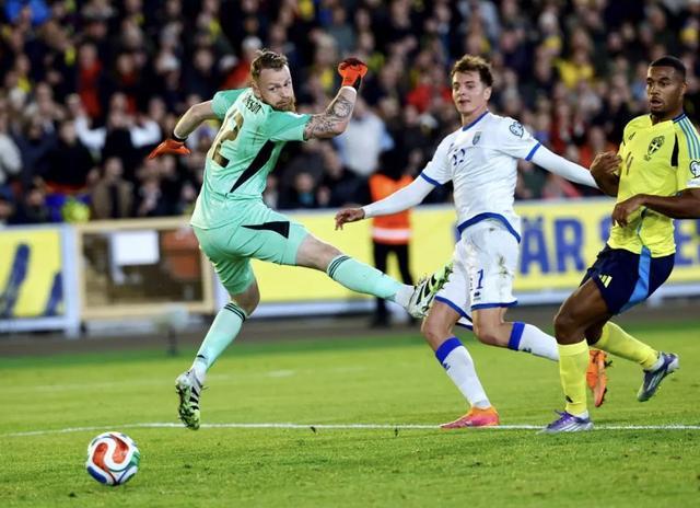 每体：切尔西、热刺、拜仁、巴萨等队关注霍芬海姆的阿斯拉尼