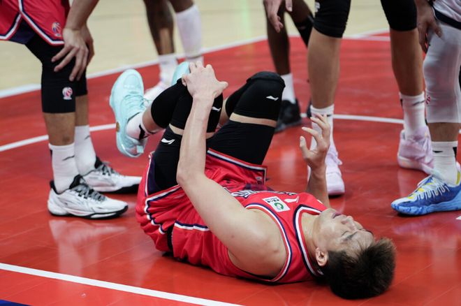 广州男篮伤情报告：郭艾伦伤在左膝前交叉韧带 本人自宣“断了”