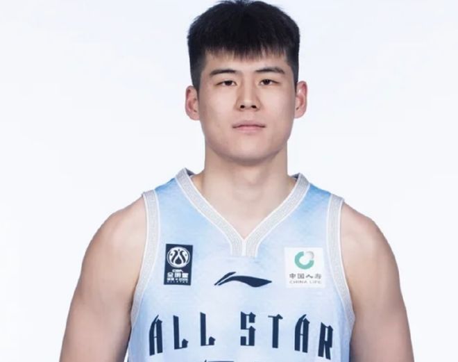 CBA星锐队大胜大学生联队 陈家政26+6+4获MVP
