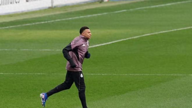 对曼城的比赛皇马至少6人确定缺阵、姆巴佩、贝林厄姆在列