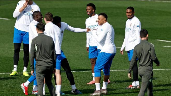 姆巴佩缺席欧冠1/8决赛首回合成定局：皇马带七名伤员迎战曼城