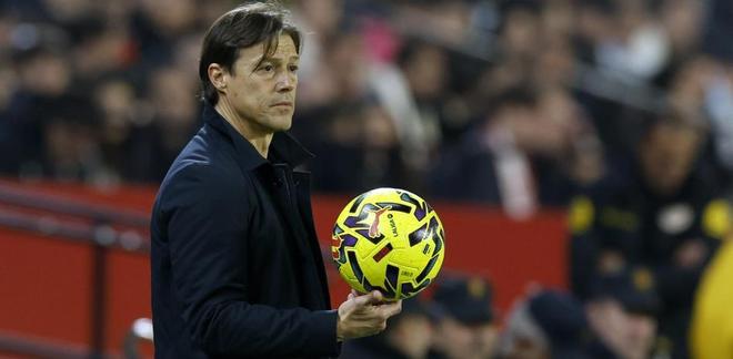 塞维利亚主教练：我们和巴萨差距非常大，现在的他们志在夺冠