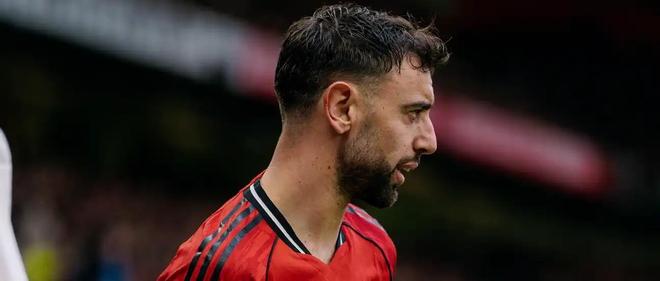 两次助攻，B费当选与维拉一役曼联队内最佳球员