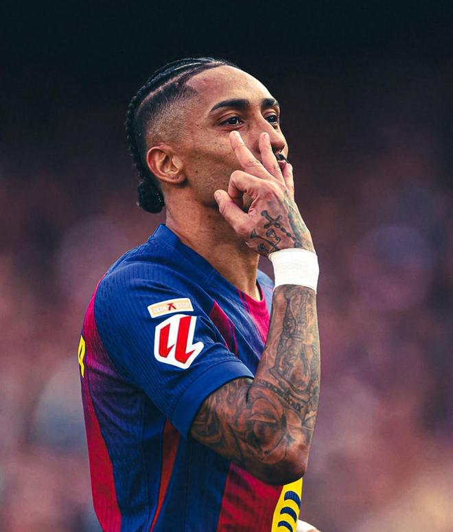 力挽狂澜！拉菲尼亚戴帽破纪录，巴萨5-2血洗塞维利亚重夺4分优势