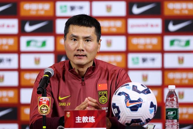 国足公布26人名单：9名U23国脚入选 徐彬杨希上榜 李昊+武磊无缘