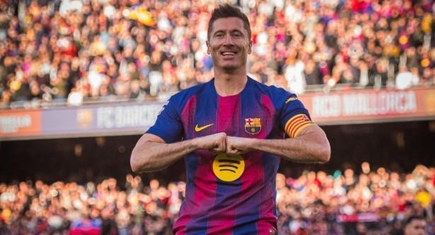 波兰记者：出于家庭原因，莱万更有可能和巴萨续约一年