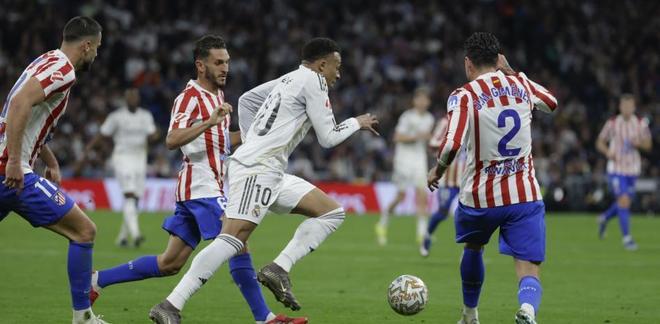 世体：阿韦洛亚需处理姆巴佩和贝林的问题，他俩不爱防守跑动