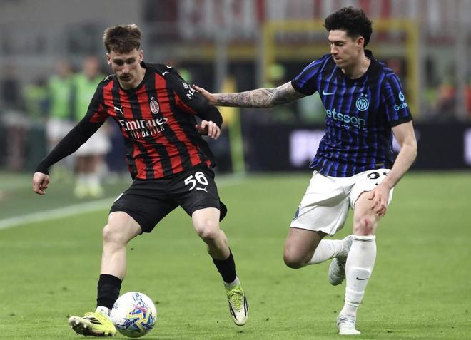 TA：巴萨尚未给莱万提供续约报价；内部认为巴斯托尼愿意加盟