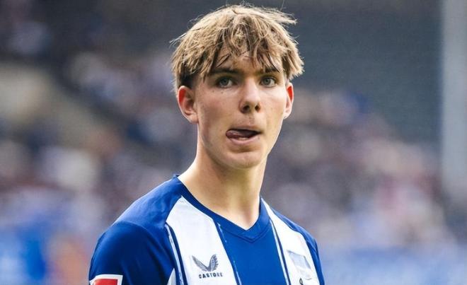 16岁德国中场天才横空出世，转会费已达2000万欧，6大豪门疯抢