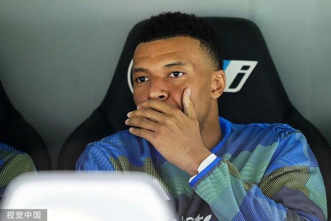 离谱！皇马队医误诊姆巴佩伤情：左膝受伤却被误诊为右膝