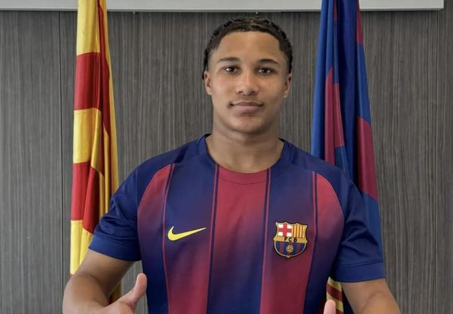 青训教练:巴萨小将塔瓦雷斯会让英国球迷联想到亨利那种球员