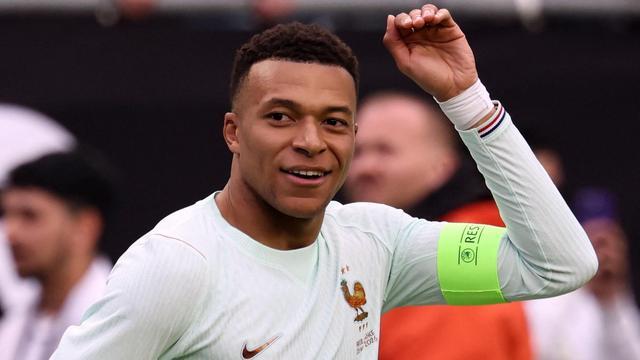 姆巴佩距法国队史射手王就差1球，吉鲁的纪录快保不住了！