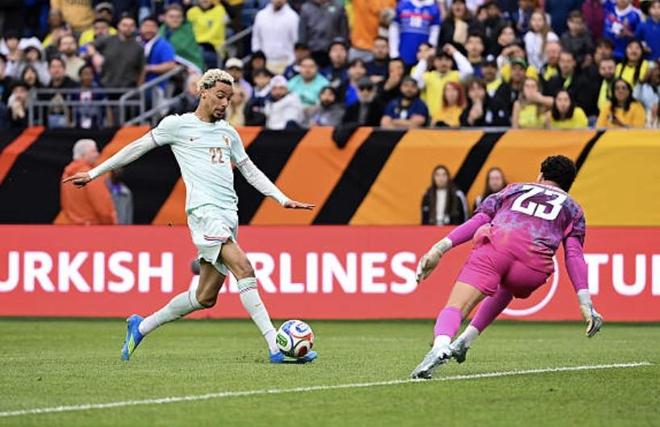 表现出色,队报:埃基蒂克证明自己是与姆巴佩搭档的理想人选