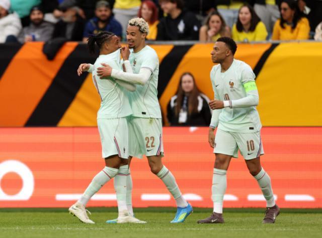 四大攻击手搭建锋线矩阵，法国进攻组合初见雏形