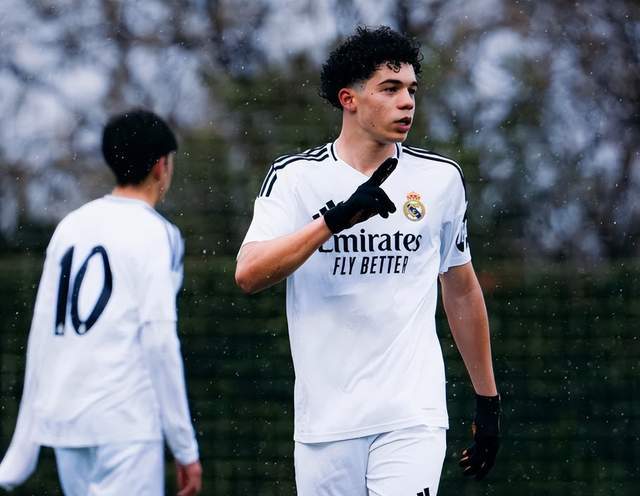 马塞洛16岁儿子出彩：穿裆+补射 35分钟戴帽！皇马U19狂胜
