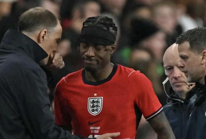 TA：因膝盖受伤，马杜埃凯能否出战对阵葡体的首场比赛存疑