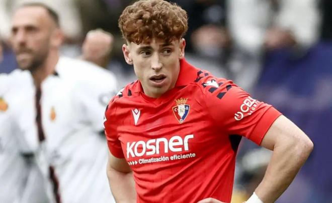 记者：巴萨很喜欢穆尼奥斯，若不买断拉什福德将考虑签他