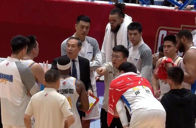 CBA-浙江复仇北京取3连胜 约翰逊17+10程帅澎12分