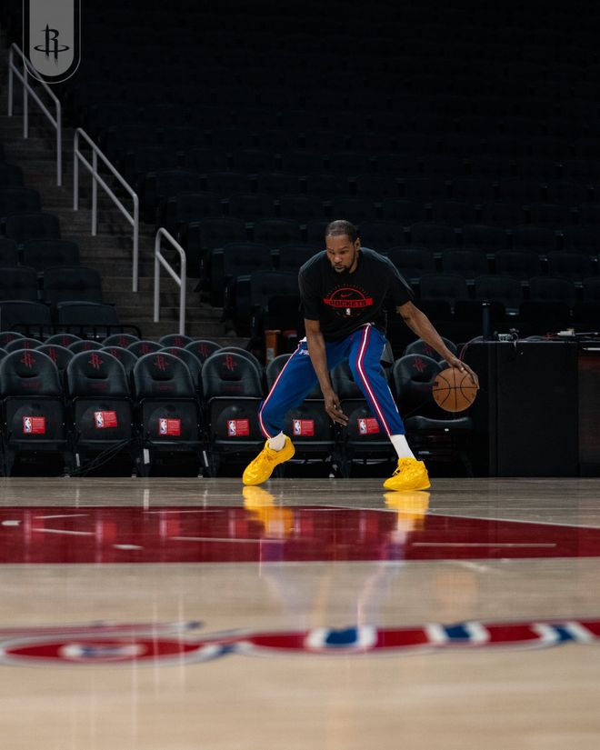 火箭击败雄鹿收获4连胜 谢泼德9记三分