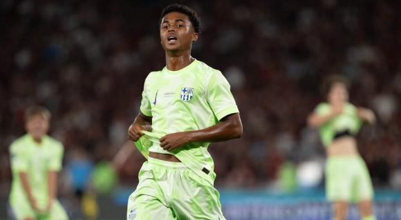 荷媒：克鲁伊维特小儿子肖恩已与巴萨续约至2028年