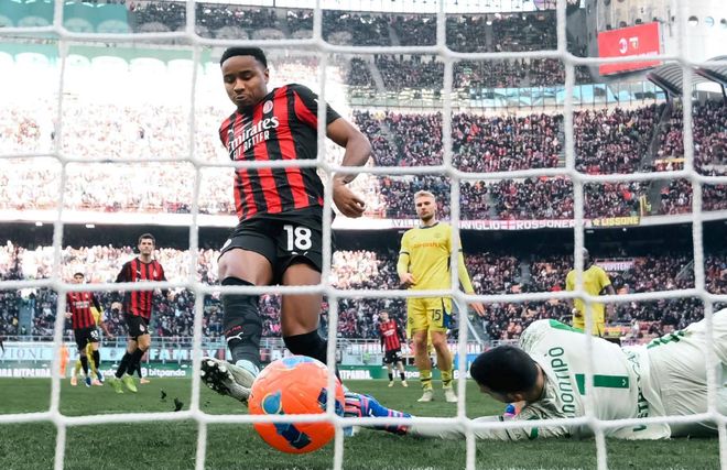 意媒丨对阵那不勒斯可能的锋线安排