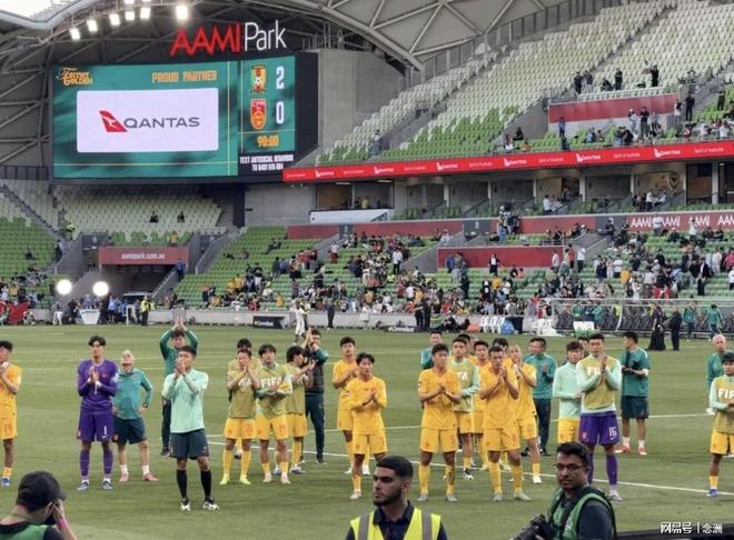 国足与日本差距在哪？李玮锋：无球只会站着 有球只会横传回传