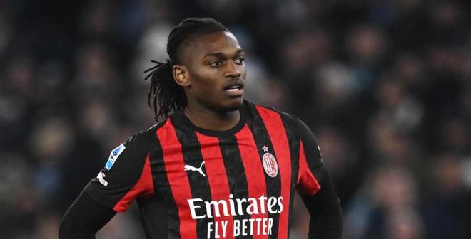 迪马：莱奥完成全部训练能出战那不勒斯，但不确定是否首发