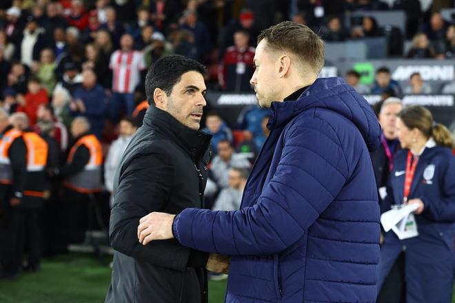 13天连丢2冠 阿森纳球迷怒冲官推：可悲+羞耻的掉链子队 塔帅滚蛋