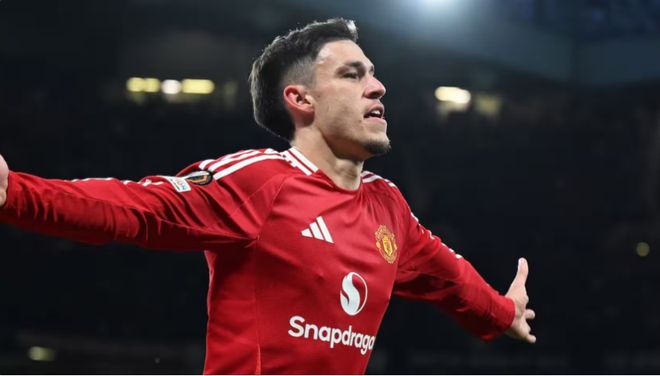 曼联中场大清洗：卡塞米罗离队倒计时，乌加特成止损头号目标