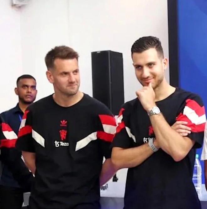 曼联官宣25人集训名单，一主力生病两伤员复出！小妖因战皇马落选